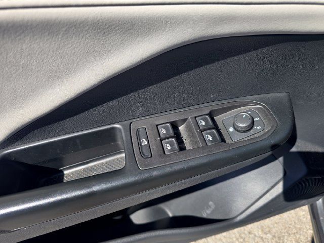 Used 2025 Volkswagen Taos SE AWD/4WD image 16