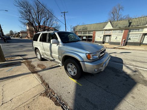 Used 2000 Toyota 4Runner Limited image 7
