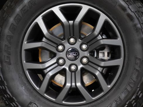 Used 2023 Ford F150 4x4 SuperCrew image 10
