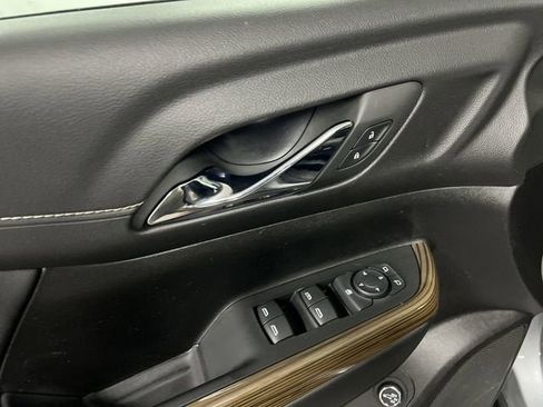 Certified 2023 GMC Acadia SLE w/ Driver Convenience Package FWD image 22