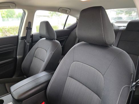 Used 2025 Nissan Altima 2.5 S FWD image 9