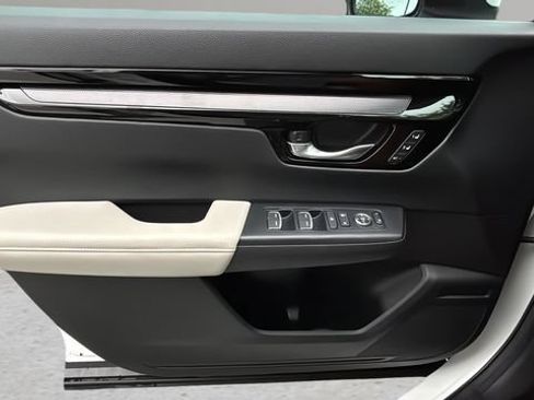 Used 2025 Honda CR-V EX-L image 17