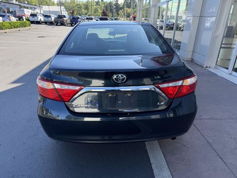 Used 2016 Toyota Camry LE FWD image 4