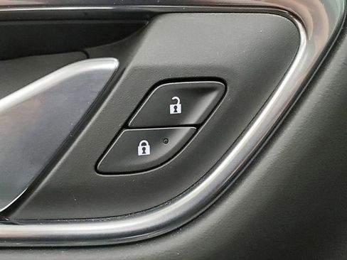 Used 2022 Chevrolet Tahoe High Country w/ Premium Package image 34