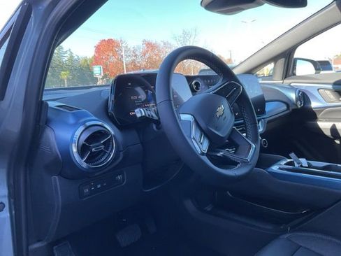 New 2026 Chevrolet Equinox EV LT image 11
