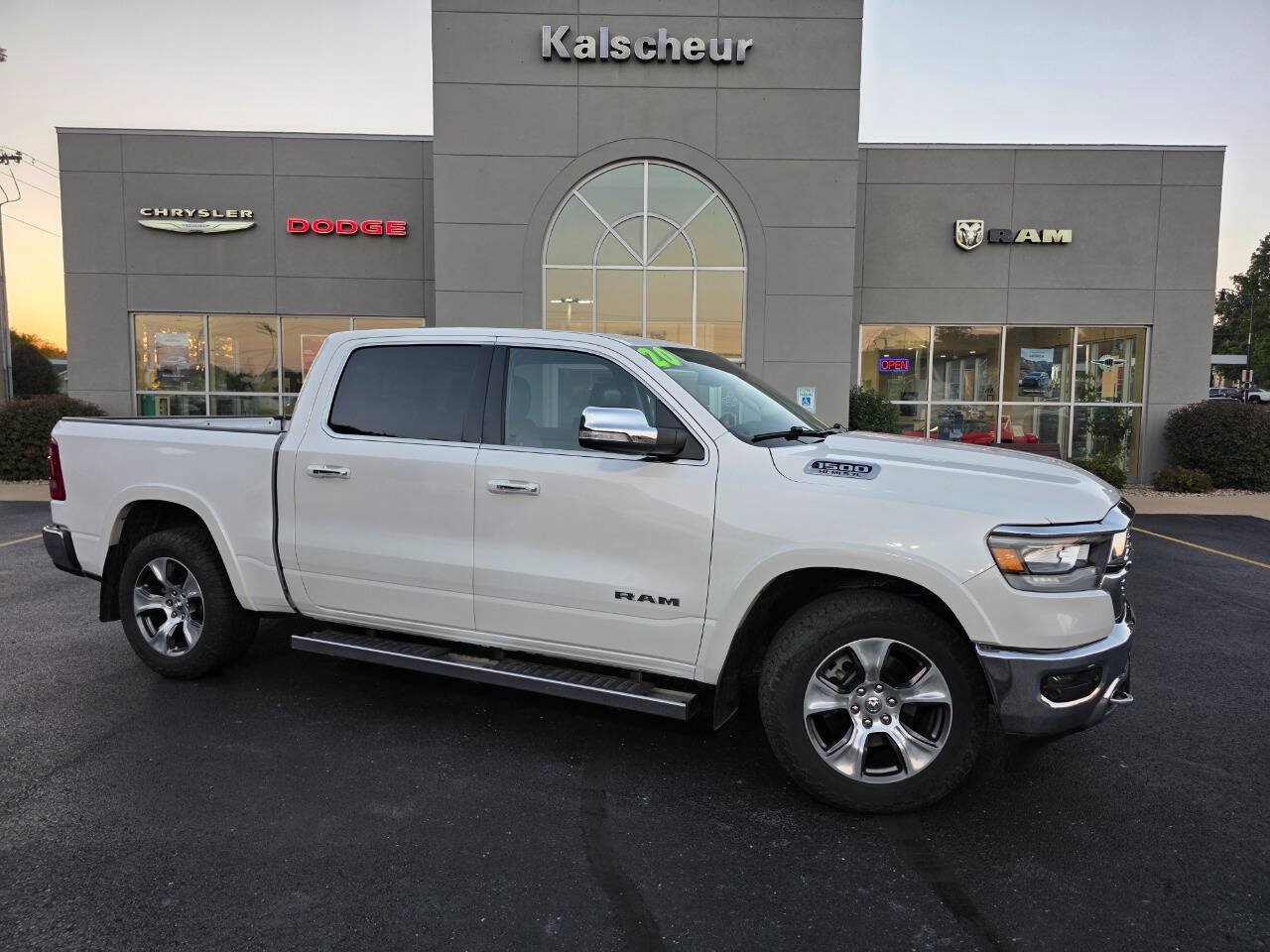Used 2020 RAM 1500 Laramie AWD/4WD image 3