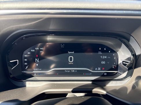 Used 2024 GMC Yukon Denali image 28