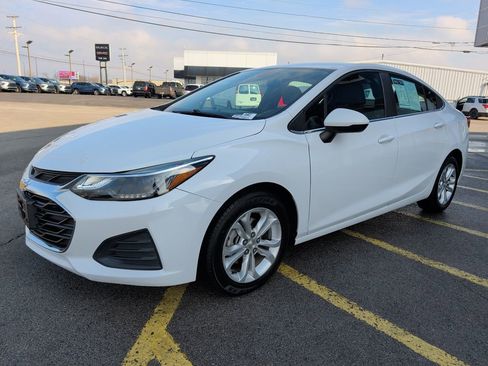 Used 2019 Chevrolet Cruze LT w/ LT Fleet Convenience Package image 3