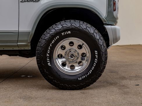 Used 2023 Ford Bronco Heritage Edition image 12