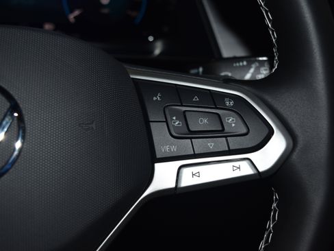 New 2026 Volkswagen Atlas Cross Sport SE image 8