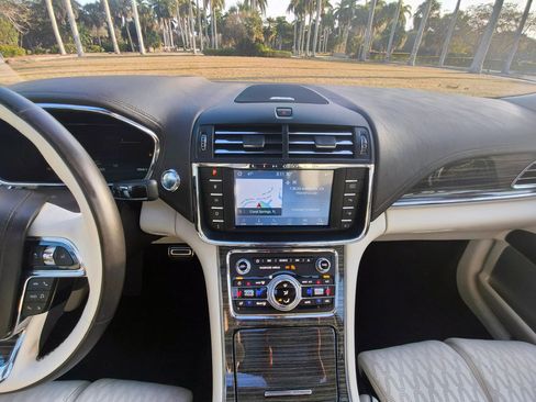 Used 2020 Lincoln Continental Black Label image 9