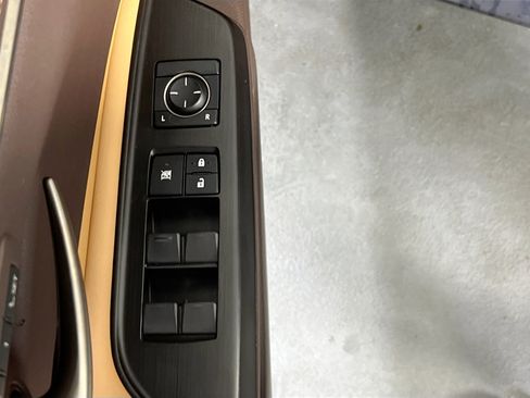 Used 2019 Lexus ES 350 w/ Premium Package image 17