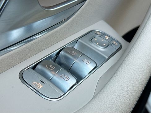 Used 2023 Mercedes-Benz GLS 450 4MATIC image 19