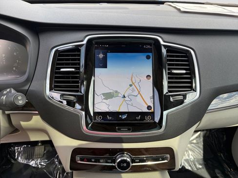 Used 2017 Volvo XC90 T6 Momentum w/ Vision Package AWD/4WD image 17