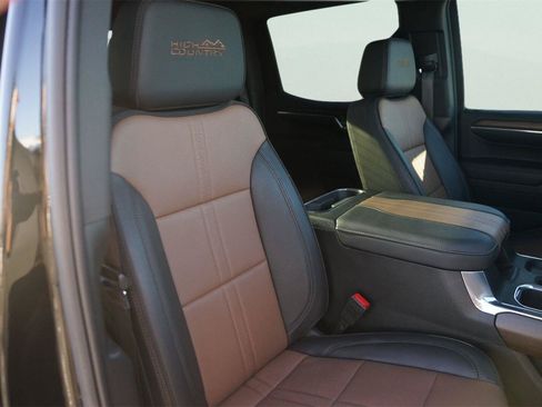 Used 2024 Chevrolet Silverado 1500 High Country w/ High Country Premium Package AWD/4WD image 20