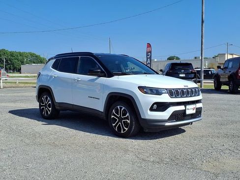 Used 2023 Jeep Compass Limited AWD/4WD image 23