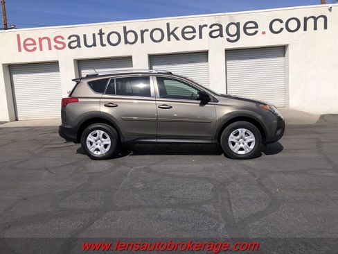 Used 2014 Toyota RAV4 LE FWD image 1