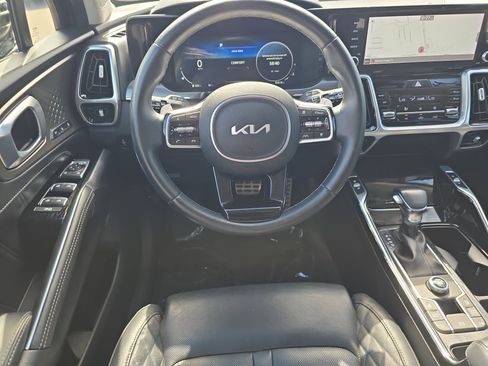 Certified 2022 Kia Sorento SX FWD image 14