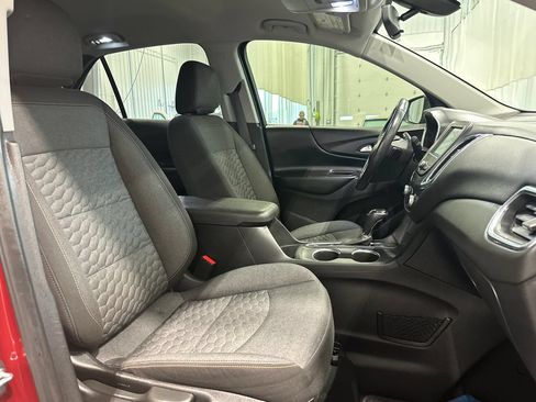 Used 2018 Chevrolet Equinox LT FWD image 33