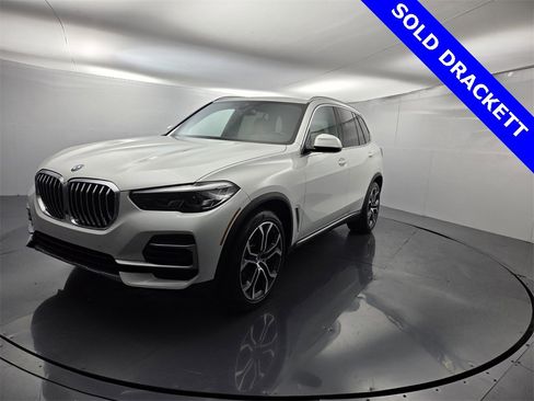 Certified 2022 BMW X5 sDrive40i w/ Premium Package image 4
