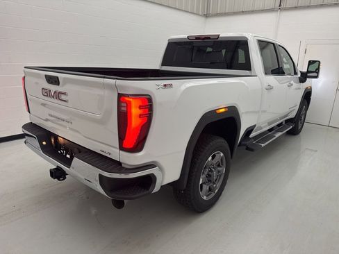 New 2026 GMC Sierra 2500 SLT w/ SLT Premium Package image 8