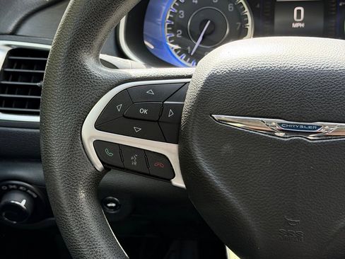 Used 2015 Chrysler 200 Limited image 34