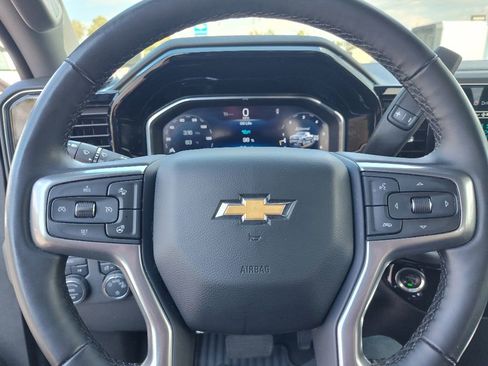 Used 2025 Chevrolet Silverado 1500 LT image 15