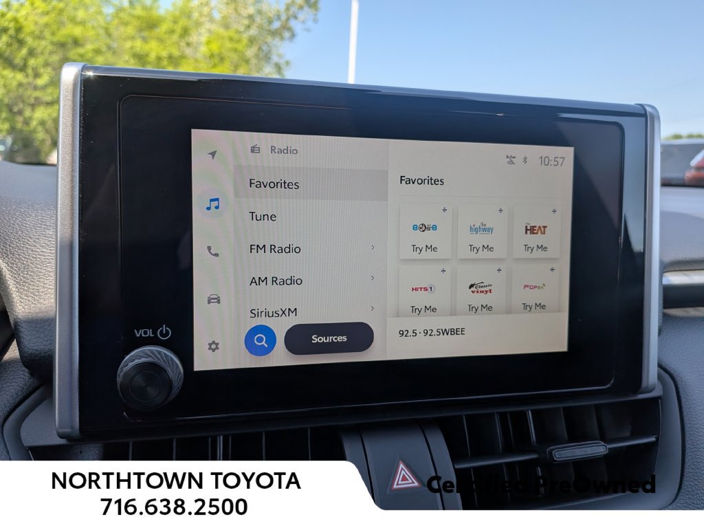 Used 2025 Toyota RAV4 XLE AWD/4WD image 12