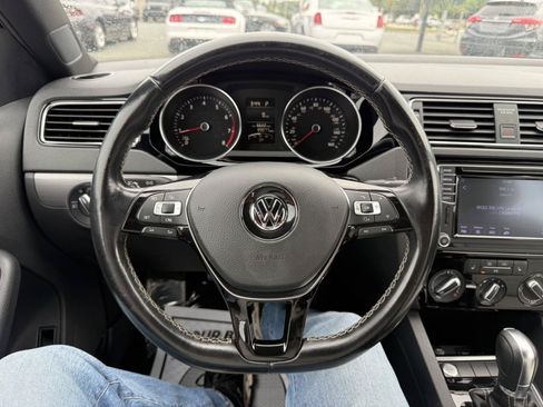 Used 2016 Volkswagen Jetta Sport FWD image 14