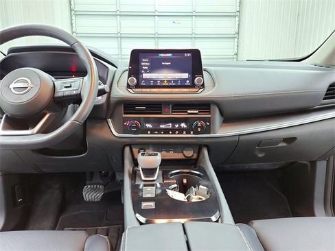 Used 2024 Nissan Rogue SV w/ SV Premium Package image 27