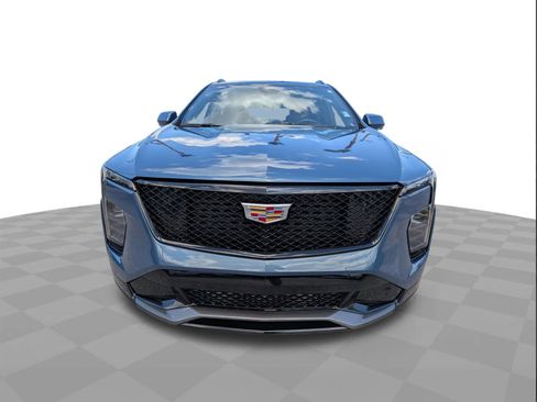 Certified 2024 Cadillac XT4 Sport FWD image 9