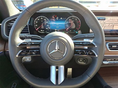 Certified 2025 Mercedes-Benz GLS 450 4MATIC image 20