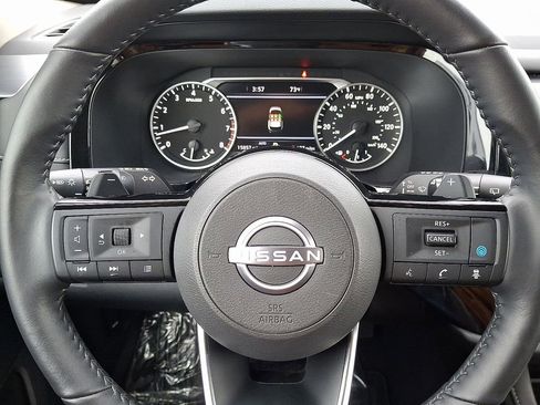 Used 2023 Nissan Pathfinder SL w/ Black Appearance Package image 20