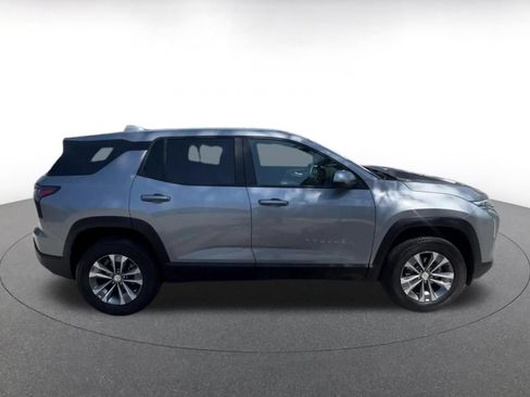 Used 2025 Chevrolet Equinox LT FWD image 16