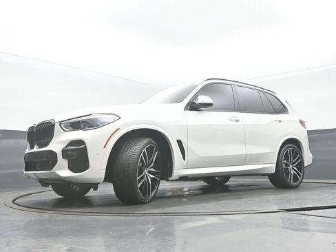 Used 2022 BMW X5 M50i w/ Executive Package AWD/4WD image 28