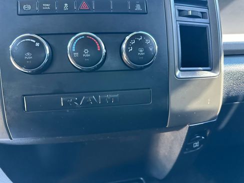 Used 2012 RAM 2500 ST w/ Chrome Appearance Group image 37