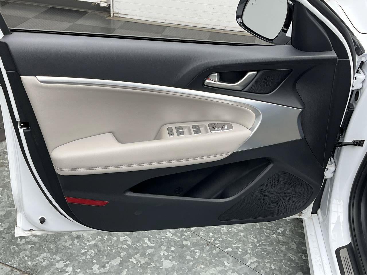 Used 2023 Genesis G70 2.0T AWD/4WD image 7