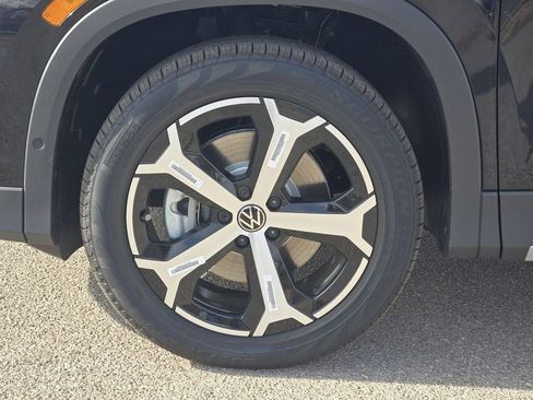 New 2026 Volkswagen Tiguan SE AWD/4WD image 10