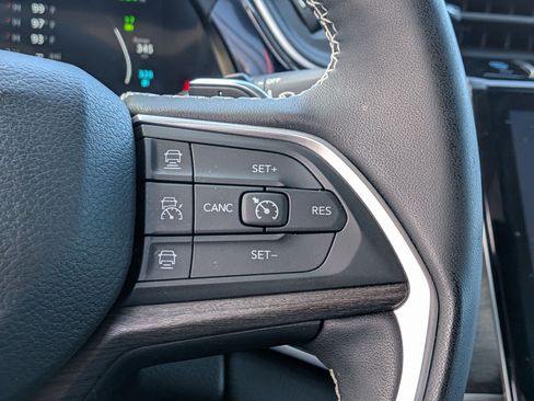 Used 2023 Jeep Grand Cherokee 4WD 4xe w/ Luxury Tech Group II image 19