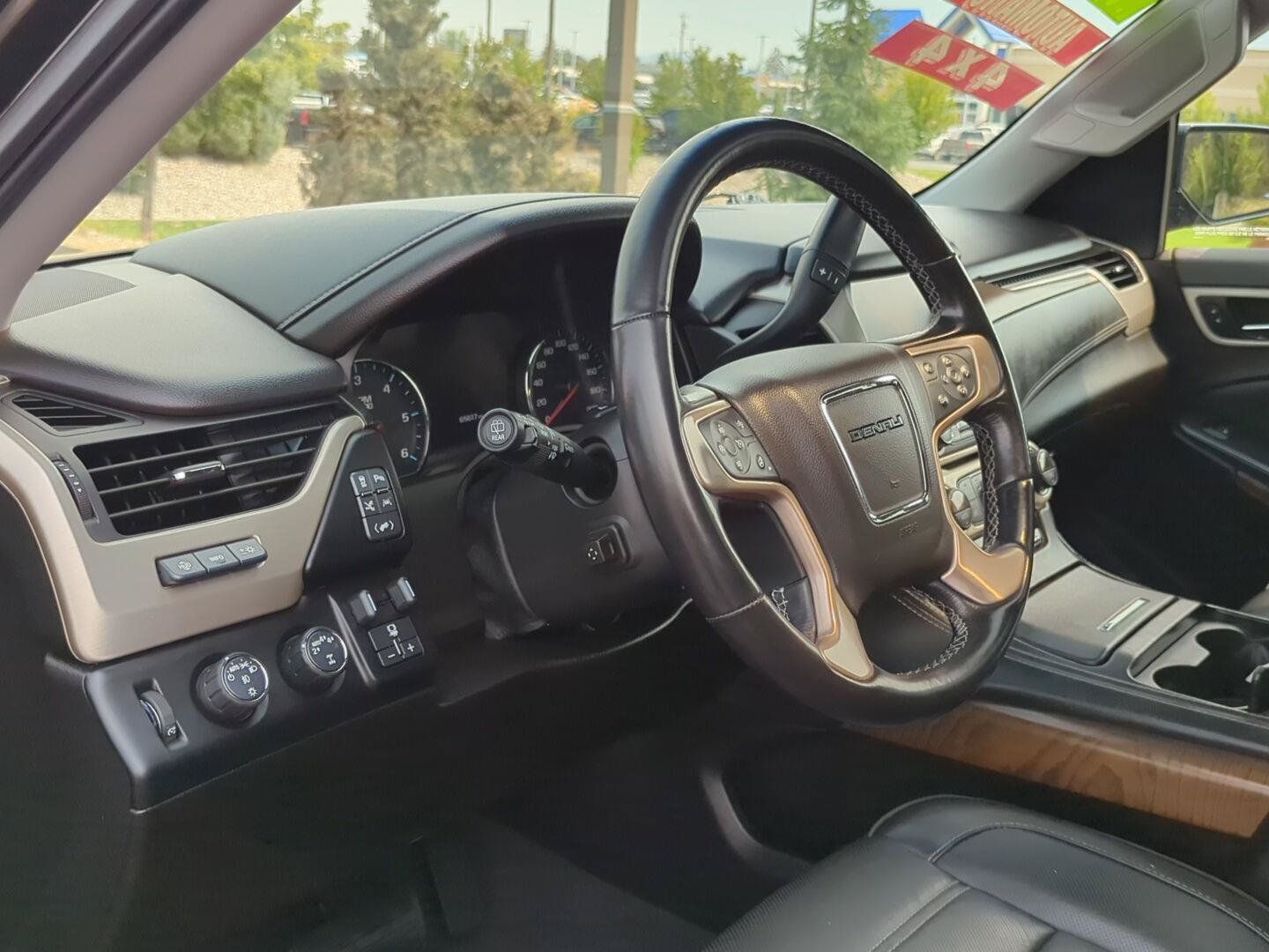 Used 2019 GMC Yukon Denali w/ Denali Ultimate Package AWD/4WD image 14