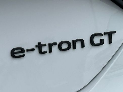 New 2026 Audi RS e-tron GT Base image 71