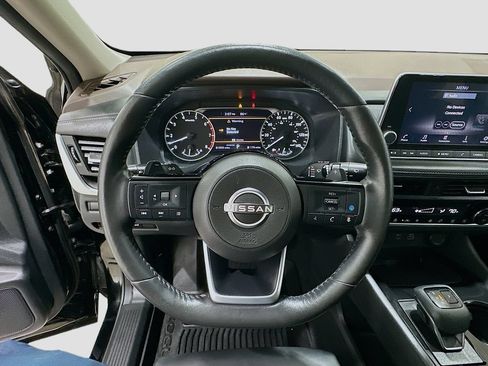 Used 2023 Nissan Rogue SV w/ SV Premium B Package FWD image 11