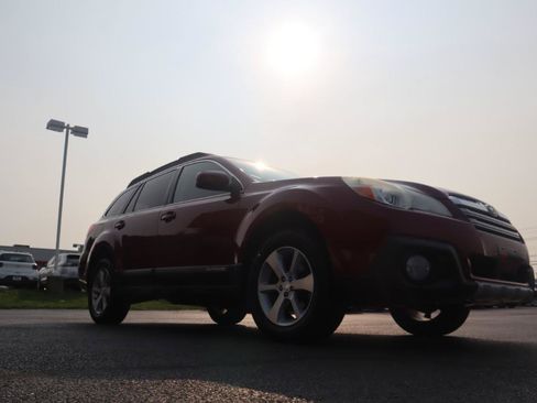 Used 2013 Subaru Outback 2.5i Limited AWD/4WD image 19