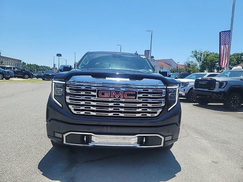 Used 2023 GMC Sierra 1500 Denali w/ Technology Package AWD/4WD image 2