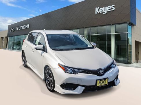 Used 2018 Toyota Corolla iM w/ Carpet Mat Package (TMS) image 3