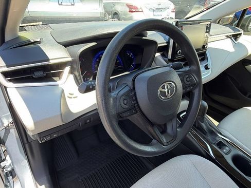 Used 2021 Toyota Corolla LE FWD image 31