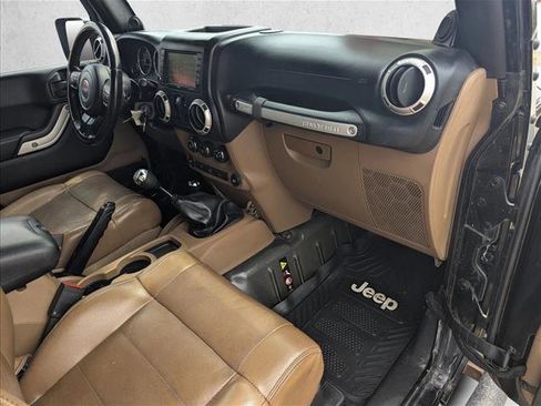 Used 2011 Jeep Wrangler Rubicon w/ PWR Convenience Group AWD/4WD image 18