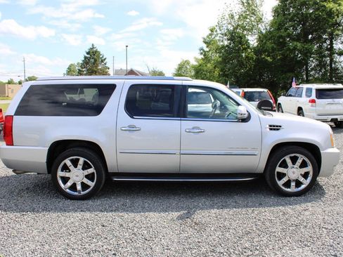 Used 2013 Cadillac Escalade ESV Luxury AWD/4WD image 6