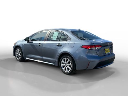 Used 2022 Toyota Corolla LE image 3
