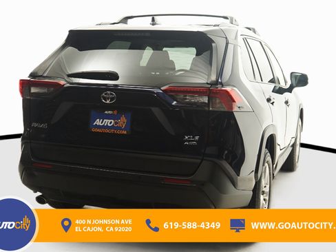 Used 2019 Toyota RAV4 XLE w/ Convenience Package AWD/4WD image 10